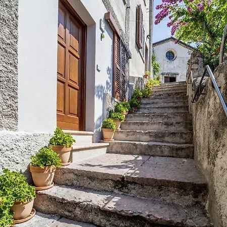 Scalinata San Rocco Apartment Limone sul Garda